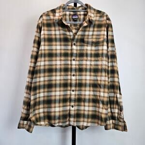 Patagonia Men's Casual Button Down Flannel Shirt - Green and Tan Plaid